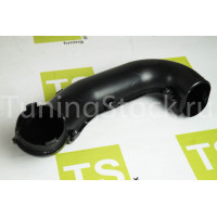 Патрубок воздухозаборника к резонатору на Веста