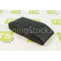 Чехол из экокожи с одинарной строчкой Квадрат на подлокотник Аламар (120мм) для ВАЗ 2107, 2108-21099, 2113-2115 Чехол из экокожи с одинарной строчкой Квадрат на подлокотник Аламар (120мм) для ВАЗ 2107, 2108-21099, 2113-2115