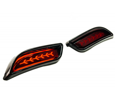 Заглушки в стиле двойного выхлопа Лексуса Стайл красные с диодами и повторителем для Приора 2 седан, хэтчбек