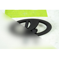 Шильдик черный бархат на решетку радиатора ВАЗ 2110-2112, 2113-2115 Шильдик черный бархат на решетку радиатора ВАЗ 2110-2112, 2113-2115