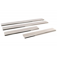 Накладки из нержавеющей стали AutoMax на внутренние пороги с гравировкой названия модели для Ларгус с 2012 г.в.