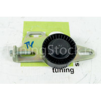 Механизм натяжной ремня генератора с роликом на Шевроле Нива