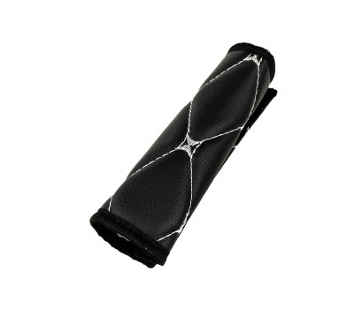 Чехол на рычаг ручного тормоза с декоративной строчкой белого цвета в форме ромба Чехол на рычаг ручного тормоза с декоративной строчкой белого цвета в форме ромба