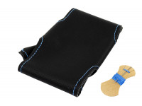 Кожаная оплетка руля 1118 Sal-Man анатомической формы с синей строчкой для Калина 1, Приора 1 Кожаная оплетка руля 1118 Sal-Man анатомической формы с синей строчкой для Калина 1, Приора 1