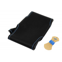 Кожаная оплетка руля 1118 Sal-Man анатомической формы с синей строчкой для Калина 1, Приора 1 Кожаная оплетка руля 1118 Sal-Man анатомической формы с синей строчкой для Калина 1, Приора 1