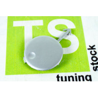 Заглушка переднего бампера под буксировочный крюк на Приора 2