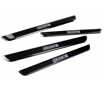 Накладки внутренних порогов черный лак с белой подсветкой для Гранта, Гранта FL