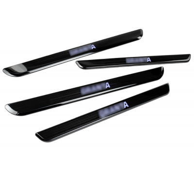 Накладки внутренних порогов черный лак с синей подсветкой для Гранта, Гранта FL