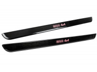 Накладки внутренних порогов черный лак с красной подсветкой для 3-дверной Нива 4х4, Нива Легенд