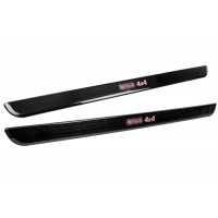 Накладки внутренних порогов черный лак с красной подсветкой для 3-дверной Нива 4х4, Нива Легенд