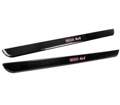 Накладки внутренних порогов черный лак с красной подсветкой для 3-дверной Нива 4х4, Нива Легенд