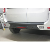 Защитная накладка с противотуманным фонарем на задний бампер для Ларгус Защитная накладка с противотуманным фонарем на задний бампер для Ларгус