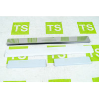 Хромированные накладки на пороги с надписью VESTA на Веста