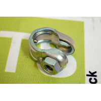 Хомут тяги привода управления механизмом переключения передач Шевроле Нива Хомут тяги привода управления механизмом переключения передач Шевроле Нива